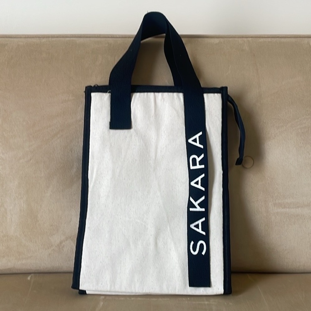 SAKARA INSULATED COOLER BAG (branding optional). NWT